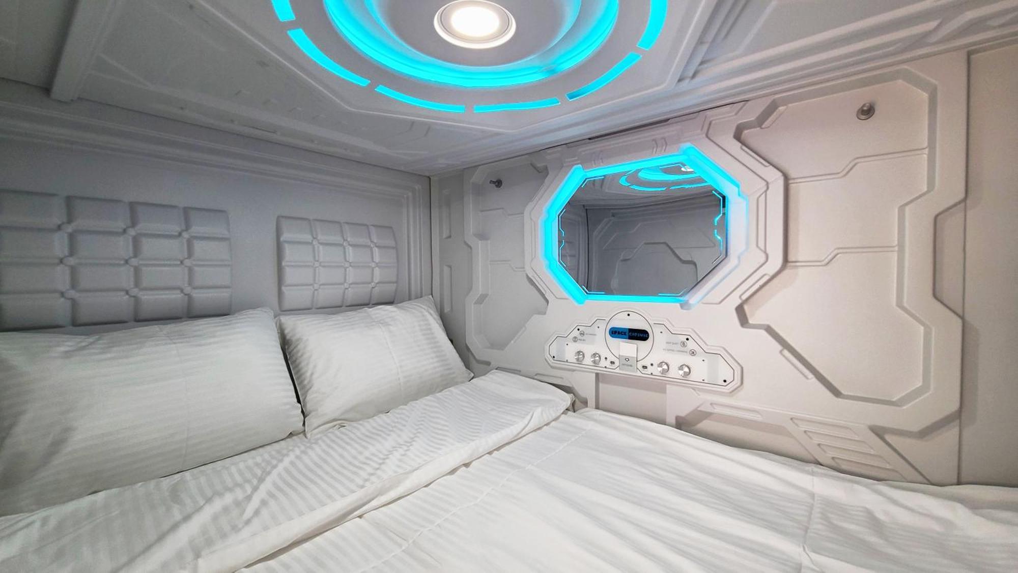 Capsula Hotel Jerevan Exteriör bild