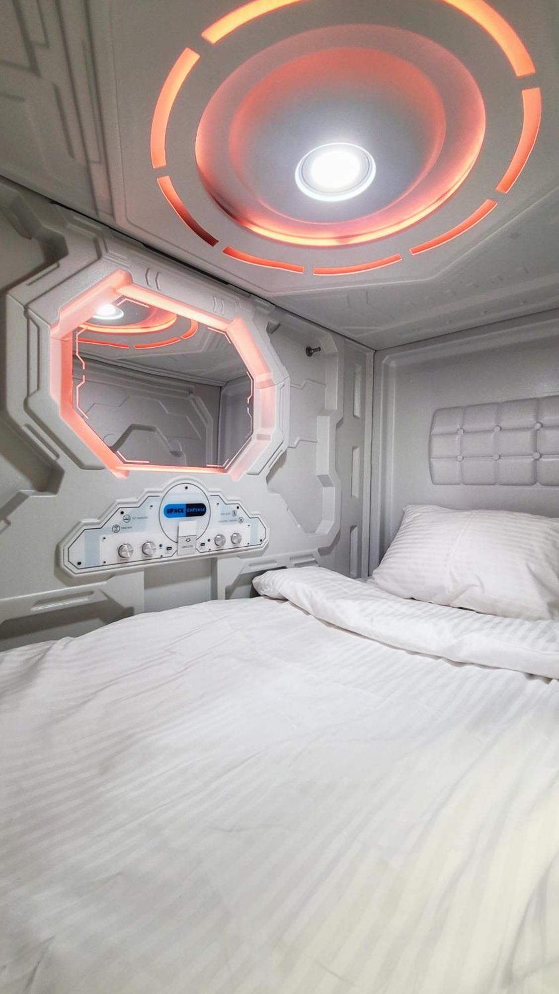 Capsula Hotel Jerevan Exteriör bild