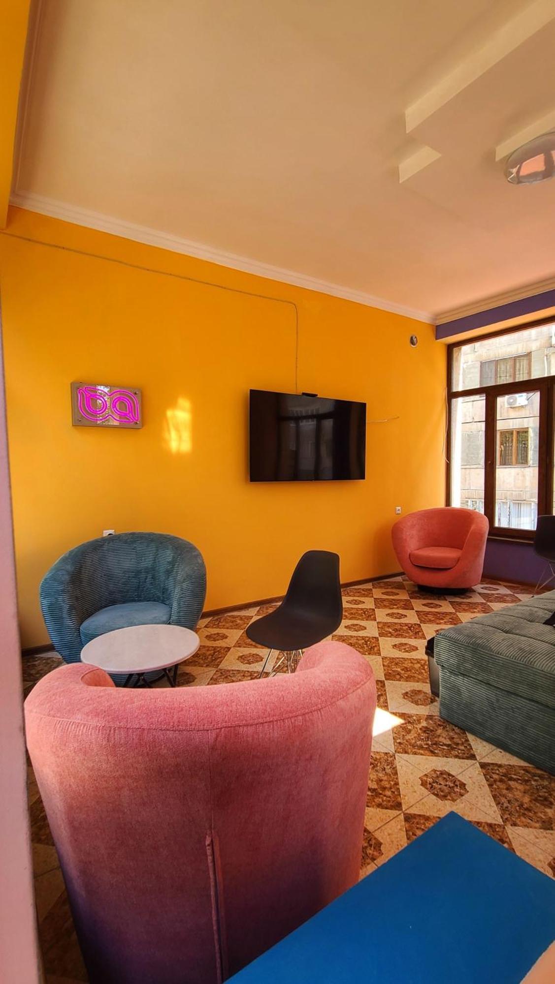 Capsula Hotel Jerevan Exteriör bild