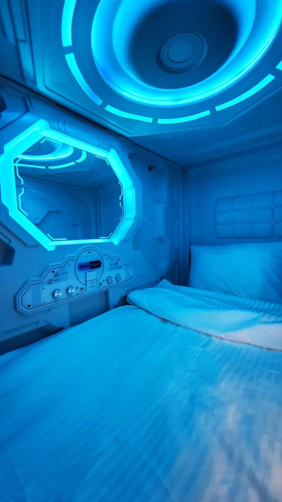 Capsula Hotel Jerevan Exteriör bild